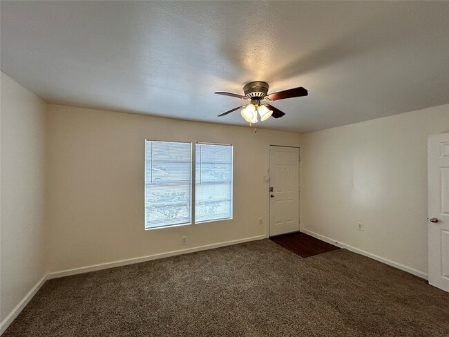 Building Photo - 5415 Scott St