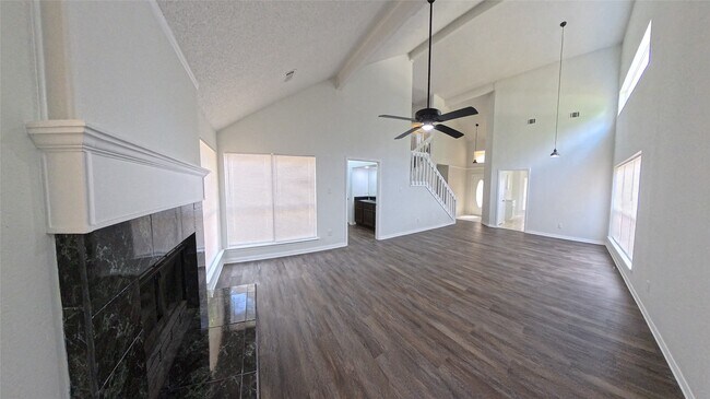 Building Photo - 3 Rain Walk Ct