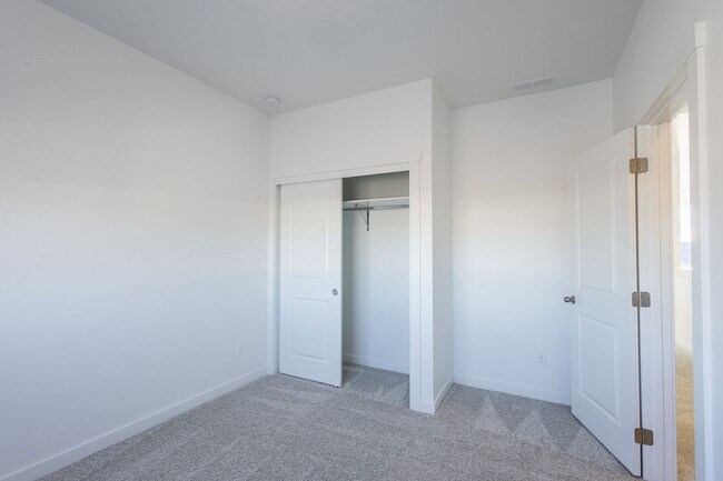 Building Photo - Brand New Home in an Amenity Filled Neighborhood