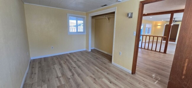 Building Photo - Stunning 4-bedroom 2 bath home