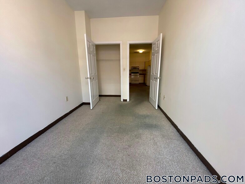 Building Photo - 81 Essex St