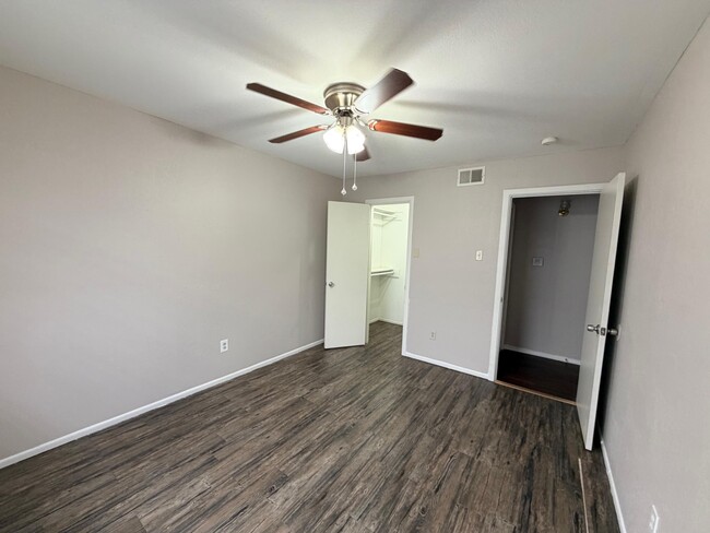 Building Photo - 3302 Salisbury Ave