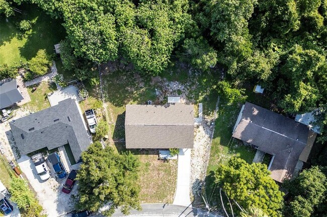 Building Photo - 950 Pearl Dr