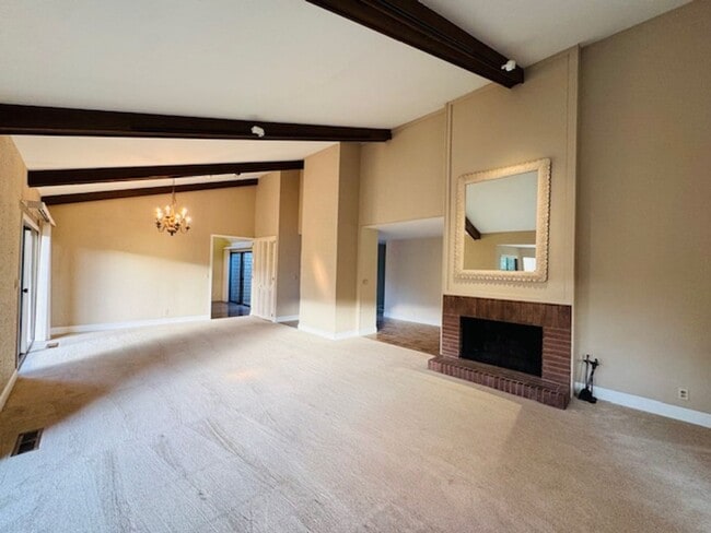 Building Photo - Wonderful 3 bedroom, 2 bath single level home in desirable Orinda Woods community-now available f...