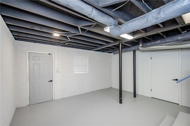 Building Photo - 3833 Wedgefield Cir