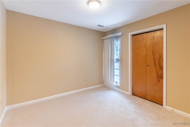 Building Photo - 1105 Youngs Rd