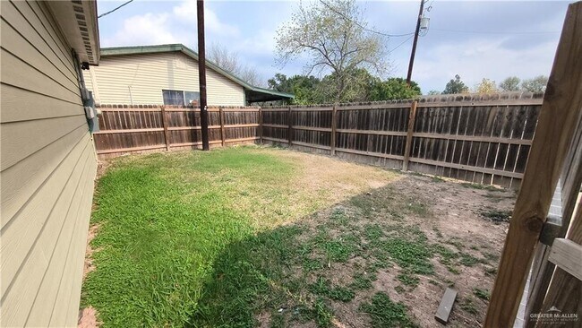 Building Photo - 16 S Indiana Ave