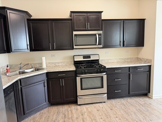 Building Photo - 658 Anchorage Ct