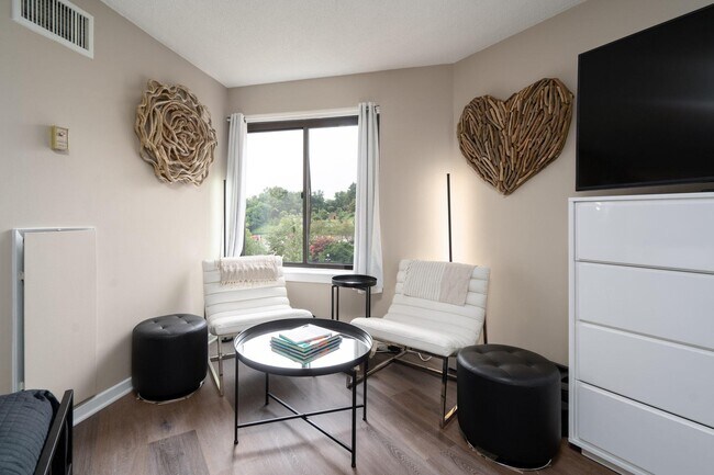 Building Photo - 2111 Wisconsin Ave NW