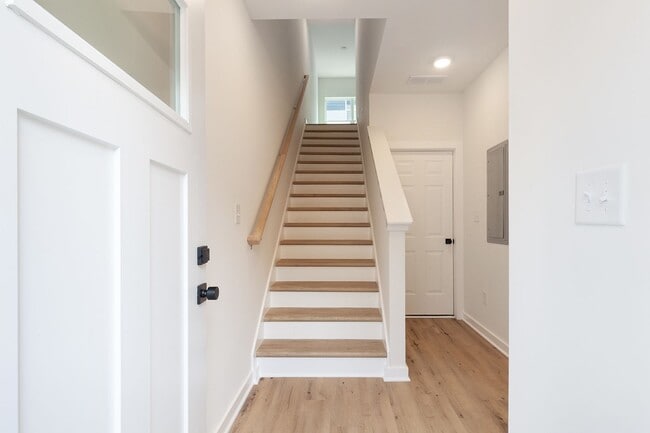 Building Photo - Newly Constructed 3/3.5 located in Chosewood Park!