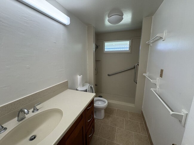 Building Photo - 6270 Upolo Pl