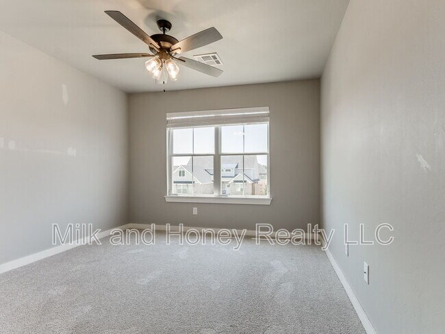 Building Photo - 3212 Hayven Cir