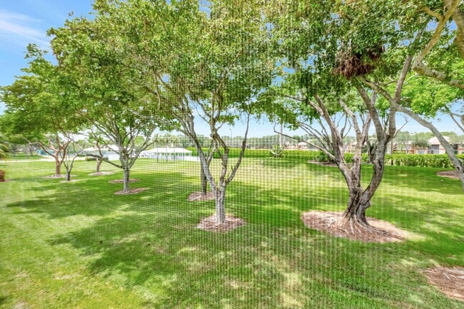 Building Photo - 422 Normandy Ln