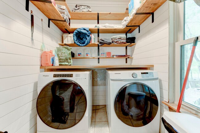 Building Photo - 13918 Hummingbird Ln