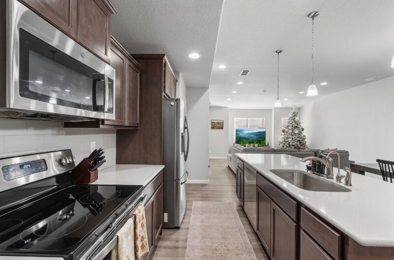 Building Photo - 6115 White Wolf Pt