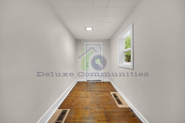 Building Photo - 1335 Hamilton Ave NW