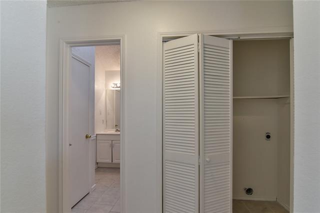 Building Photo - 6611 Olivewood Dr