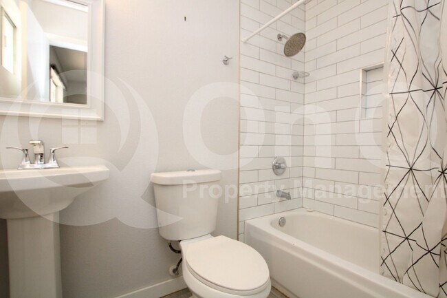 Building Photo - 3304 N El Dorado Dr