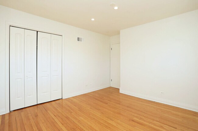 Building Photo - 409 Lexington Dr