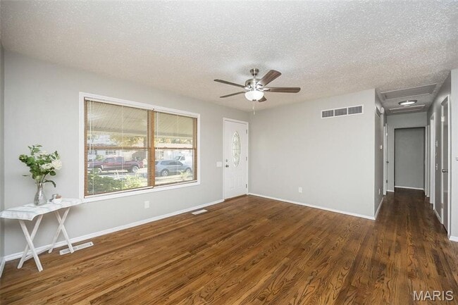 Building Photo - 1060 Kingsbrook Ln