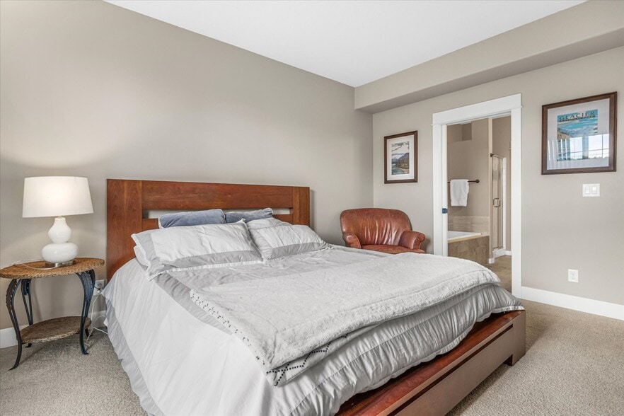 Building Photo - 3640 SW Baird St