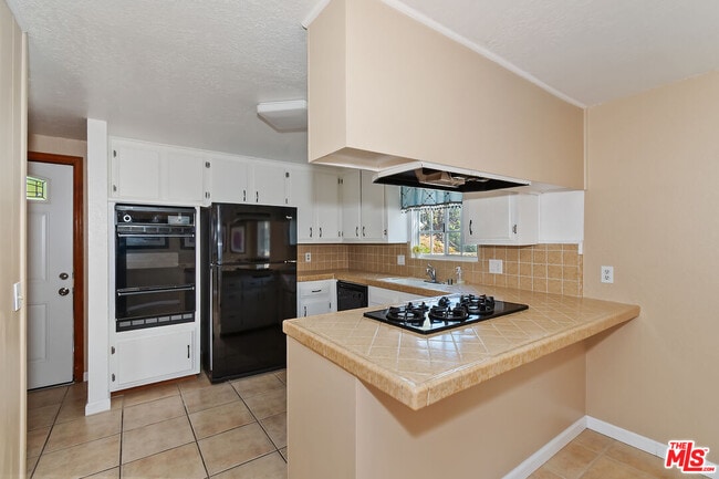 Building Photo - 28665 Zion Dr