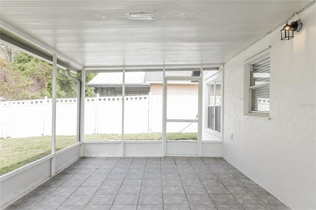 Building Photo - 2406 Parsons Pond Cir