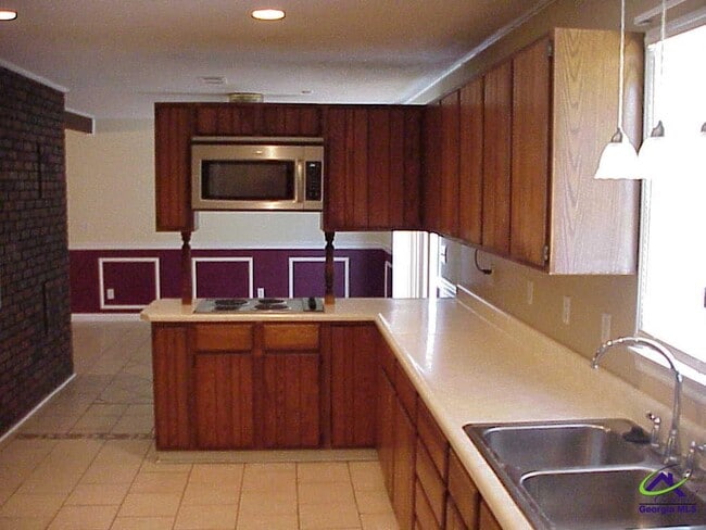 Building Photo - 317 Gilchrist Dr