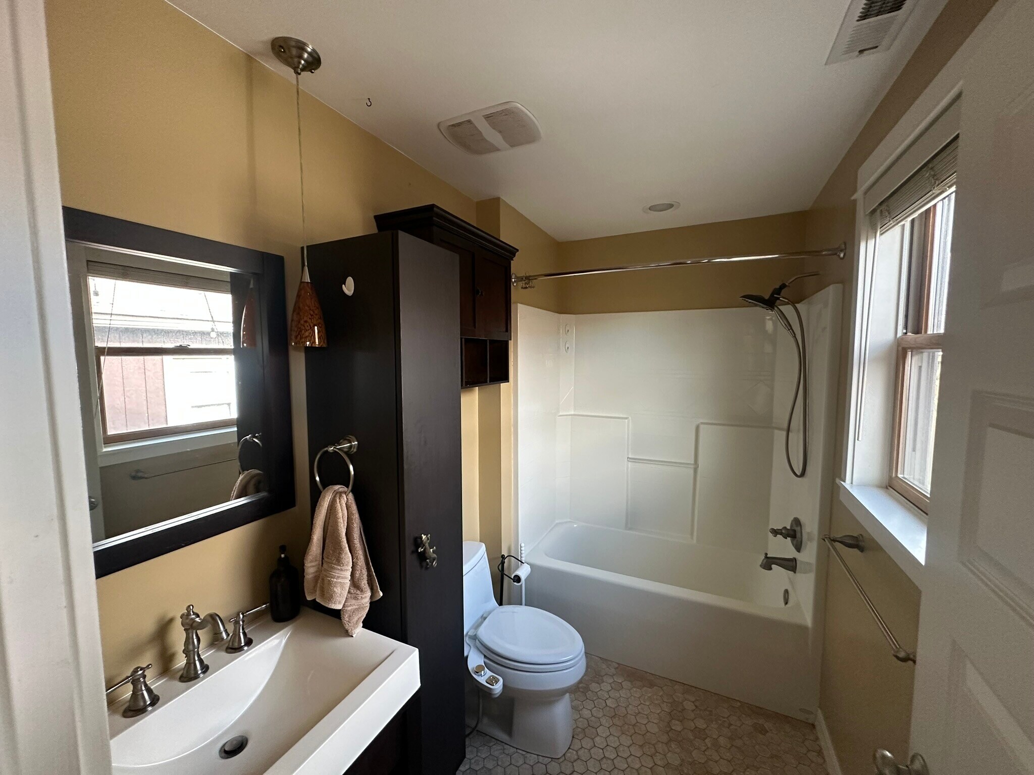 Building Photo - 701 S 59th St