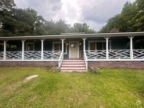Building Photo - Single Family Home