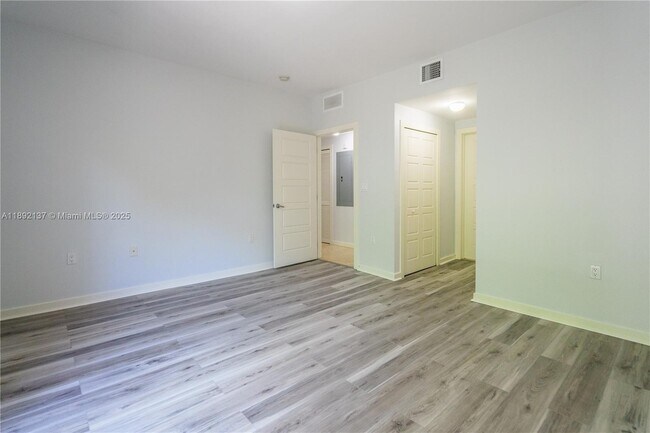 Building Photo - 300 Majorca Ave