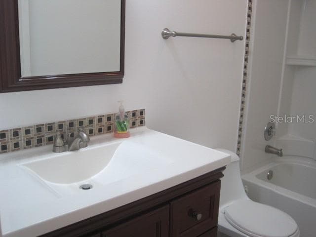 Building Photo - 102 Oakridge Ct