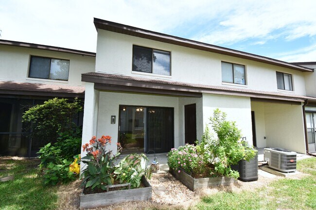Building Photo - 2635 SW 35th Pl