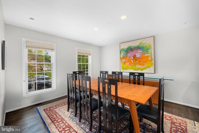 Building Photo - 1136 Pine Hill Rd