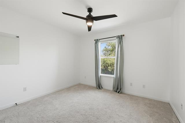 Building Photo - 836 Lakeview Cir