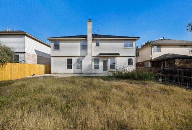 Building Photo - Move-In Ready 5-Bedroom With New Vinyl Floors