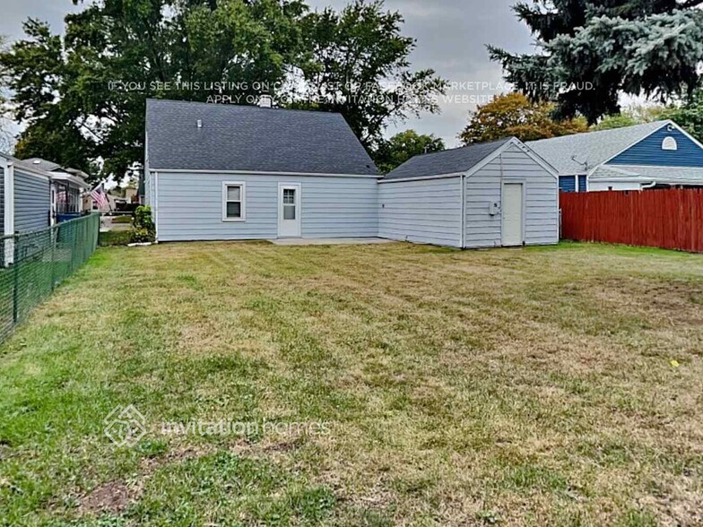 Building Photo - 9243 S 49th Ct