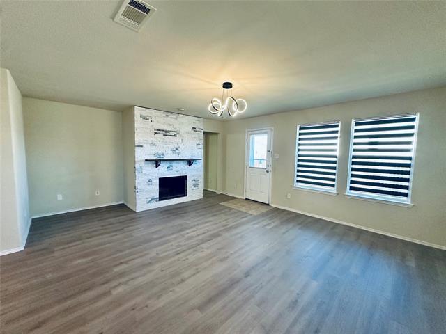 Building Photo - 817 Lark Dr