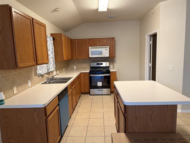 Building Photo - 14963 Sugar Sweet Dr