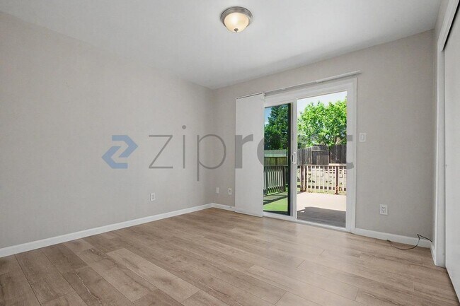 Building Photo - 2307 N Cirby Way