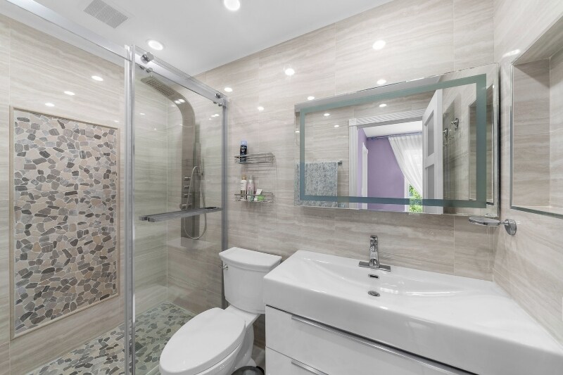 Building Photo - 264 N Southport Rd