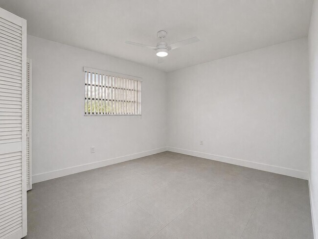 Building Photo - 2152 SW 72nd Ave