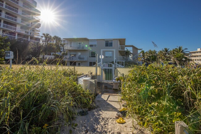 Building Photo - 2565 S Ocean Blvd