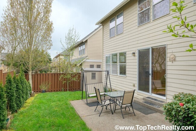 Building Photo - Beautiful 4 Bedroom | 2.5 Bathroom | 2,540 Sqft. Home | Central A/C | Solar Panels | Located in B...