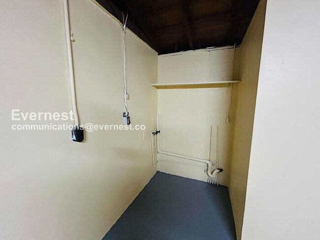 Building Photo - 1126 Normandy Blvd