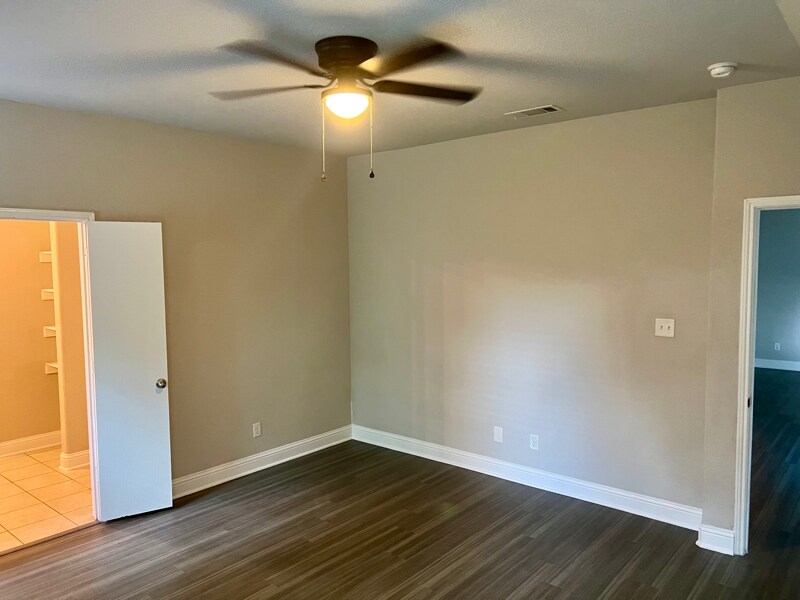Building Photo - 5821 Humbert Ave