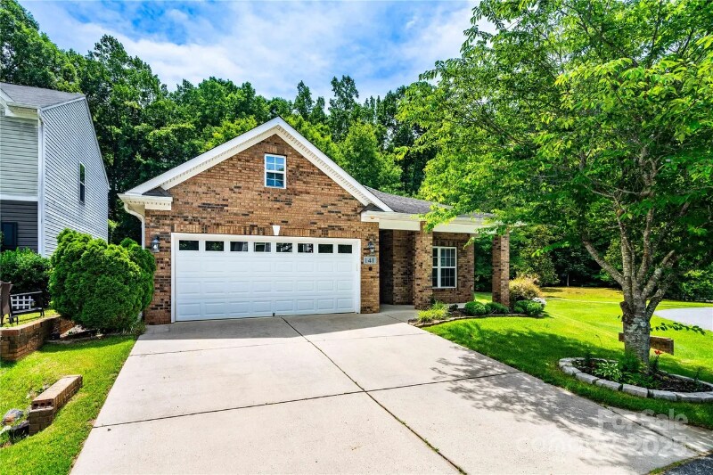 Primary Photo - 141 Aberdeen Dr