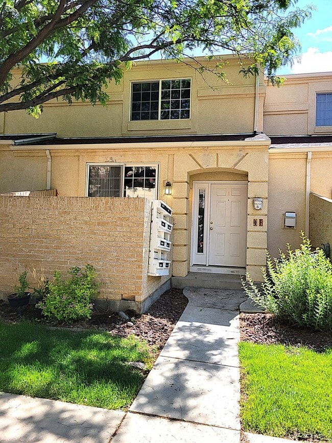 Primary Photo - ALL PROSPECTIVE TENANTS MUST SUBMIT A $58 ...