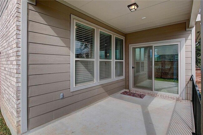 Building Photo - 10515 Turnbull Loop