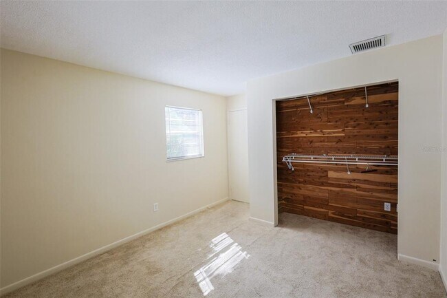 Building Photo - 1960 Union St